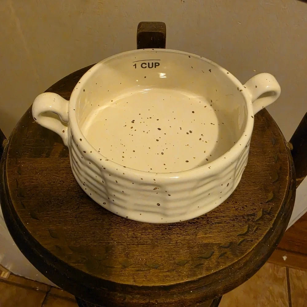 Southern Living Stackable Nesting Ceramic Measuring Cups Cream Color Ceramic